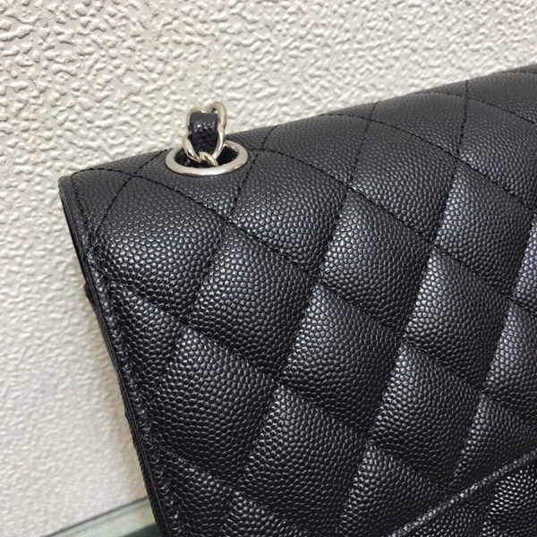 シャネルバッグレプリカ背面デザイン